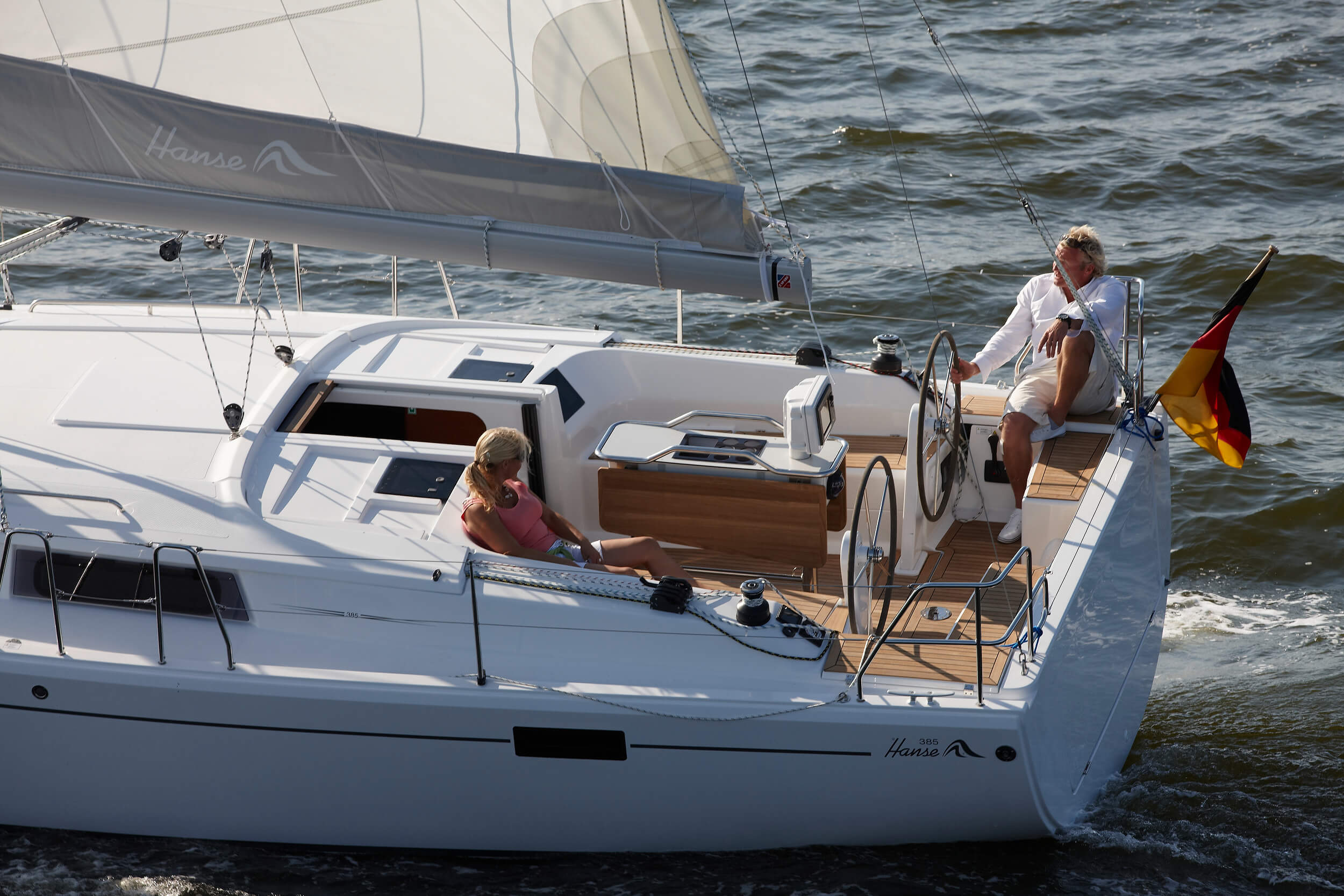 hanse yacht 385 review